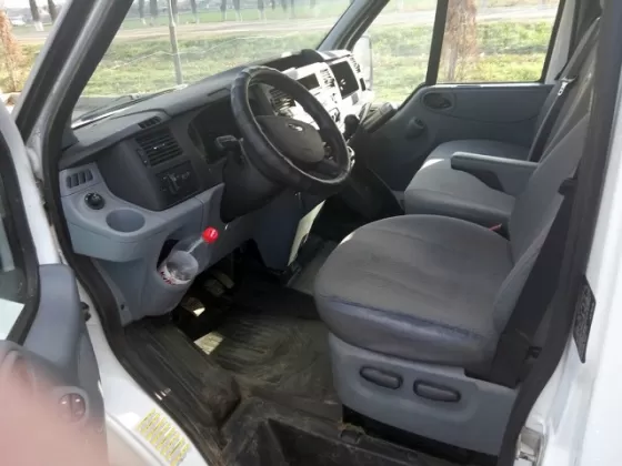 Купить Ford Transit 2200 см3 МКПП (155 л.с.) Дизель турбонаддув в Армавир: цвет белый Микроавтобус 2013 года по цене 950000 рублей, объявление №5450 на сайте Авторынок23