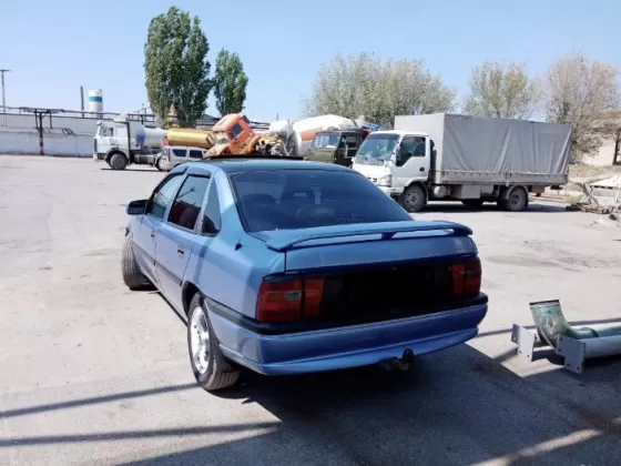 Купить Opel Vectra 2000 см3 МКПП (115 л.с.) Бензин карбюратор в Калининская : цвет Синий Седан 1991 года по цене 185000 рублей, объявление №19384 на сайте Авторынок23