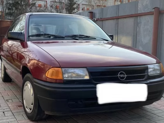 Купить Opel Astra 1500 см3 МКПП (78 л.с.) Бензин инжектор в Раевская : цвет Красный Хетчбэк 1996 года по цене 210000 рублей, объявление №22041 на сайте Авторынок23