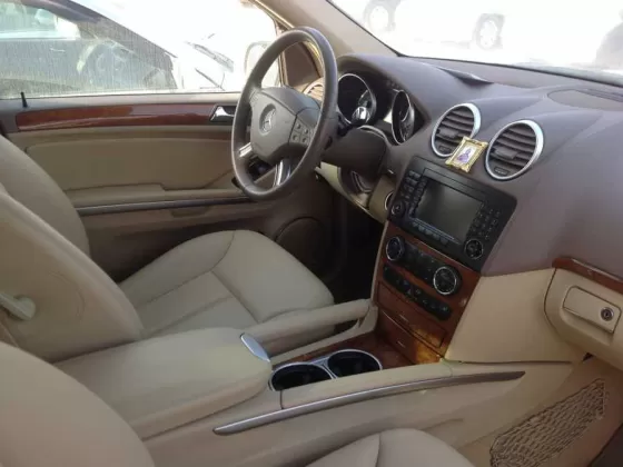 Купить Mercedes-Benz GL 450 4500 см3 АКПП (335 л.с.) Бензин инжектор в Новоросийск: цвет белый Внедорожник 2008 года по цене 1230000 рублей, объявление №858 на сайте Авторынок23