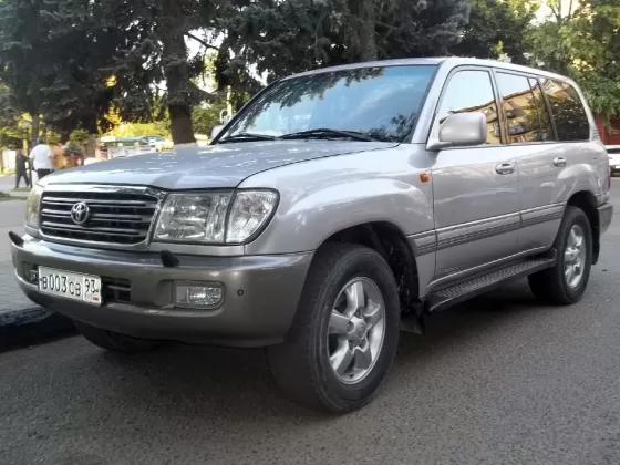 Купить Toyota Land Cruiser 100 4200 см3 АКПП (204 л.с.) Бензин турбонаддув в Кропоткин: цвет металлик Внедорожник 2003 года по цене 1180000 рублей, объявление №4625 на сайте Авторынок23