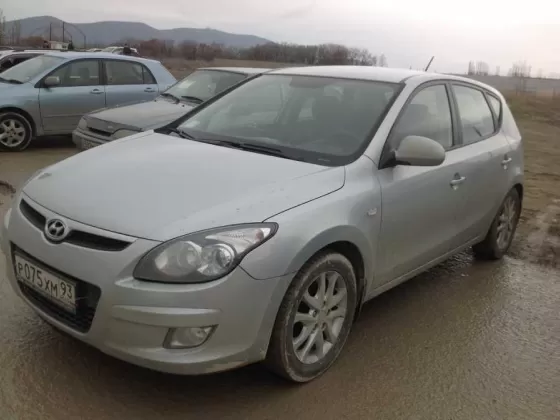 Купить Hyundai i 30 1600 см3 АКПП (130 л.с.) Бензиновый в Геленджик: цвет серебро Универсал 2009 года по цене 450000 рублей, объявление №801 на сайте Авторынок23