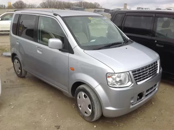 Купить Mitsubishi EK-Wagon 700 см3 АКПП (50 л.с.) Бензин инжектор в Новороссийск: цвет серебро Минивэн 2010 года по цене 280000 рублей, объявление №1077 на сайте Авторынок23