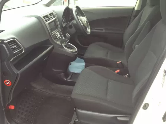 Купить Toyota RACTIS 1300 см3 АКПП (87 л.с.) Бензин инжектор в Новороссийск: цвет белый Минивэн 2012 года по цене 500000 рублей, объявление №878 на сайте Авторынок23