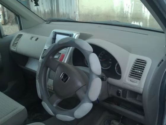 Купить Honda Mobilio 1500 см3 АКПП (90 л.с.) Бензин инжектор в Новороссийск: цвет серебро Минивэн 2003 года по цене 260000 рублей, объявление №1224 на сайте Авторынок23