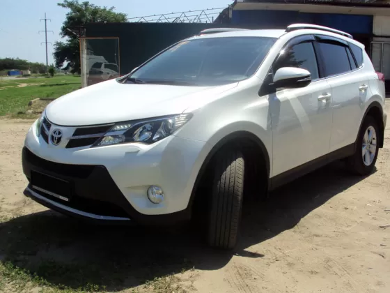 Купить Toyota RAV4 2200 см3 АКПП (150 л.с.) Дизель турбонаддув в Кропоткин: цвет белый Внедорожник 2014 года по цене 1520000 рублей, объявление №4448 на сайте Авторынок23