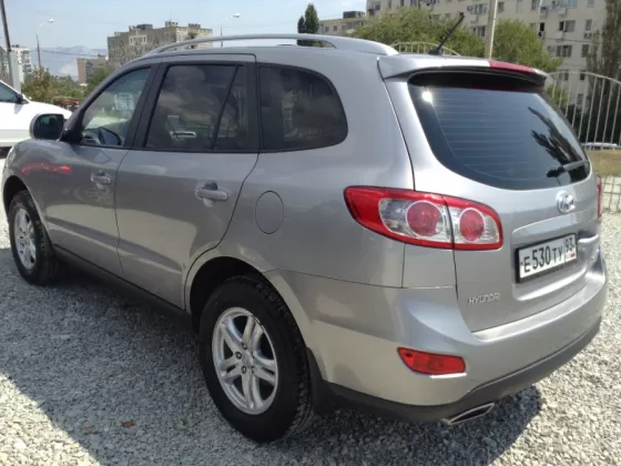 Купить Hyundai Santa Fe 2400 см3 АКПП (178 л.с.) Бензин инжектор в Новороссийск: цвет серый Внедорожник 2010 года по цене 895000 рублей, объявление №1794 на сайте Авторынок23