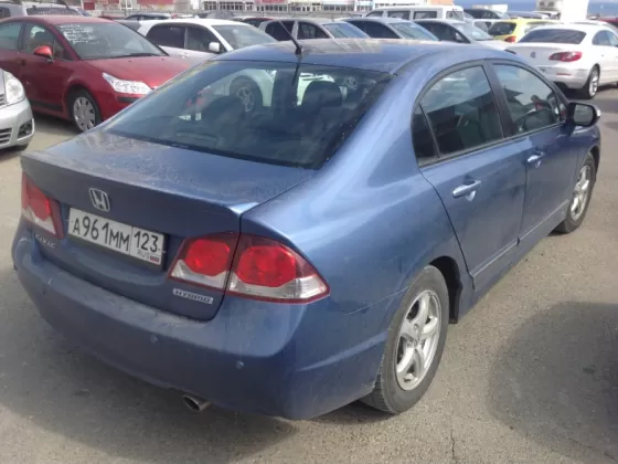 Купить Honda Civic Hybrid 1300 см3 АКПП (93 л.с.) Бензин инжектор в Новороссийск: цвет синий Седан 2009 года по цене 525000 рублей, объявление №2155 на сайте Авторынок23