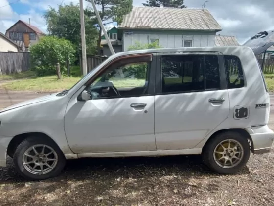 Купить Nissan Cube 1400 см3 МКПП (101 л.с.) Бензин инжектор в Дагомыс: цвет Белый Хетчбэк 2001 года по цене 355000 рублей, объявление №19921 на сайте Авторынок23