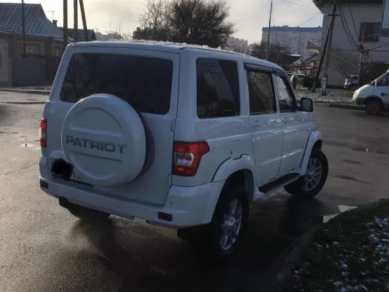 Купить УАЗ Patriot 4WD 2700 см3 МКПП (128 л.с.) Бензин инжектор в Краснодар: цвет Белый Внедорожник 2015 года по цене 499000 рублей, объявление №14476 на сайте Авторынок23