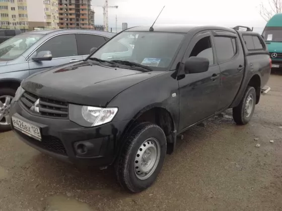 Купить Mitsubishi L-200 2500 см3 МКПП (136 л.с.) Дизель турбонаддув в Анапа: цвет черный Пикап 2012 года по цене 850000 рублей, объявление №1082 на сайте Авторынок23