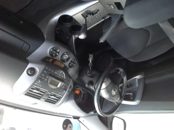 Купить Toyota RAV4 2000 см3 АКПП (170 л.с.) Бензин инжектор в Новороссийск: цвет черный Кроссовер 2008 года по цене 725000 рублей, объявление №1860 на сайте Авторынок23
