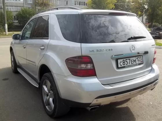 Купить Mercedes-Benz ML-320 3200 см3 АКПП (228 л.с.) Бензин инжектор в Кропоткин: цвет серебристый Внедорожник 2008 года по цене 1250000 рублей, объявление №2223 на сайте Авторынок23