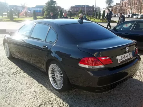 Купить BMW 7 4800 см3 АКПП (367 л.с.) Бензин инжектор в Кропоткин: цвет черный Седан 2006 года по цене 800000 рублей, объявление №2621 на сайте Авторынок23