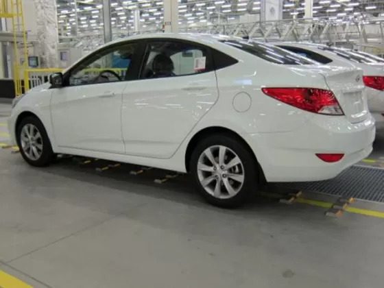 Купить Hyundai Solaris 1400 см3 МКПП (107 л.с.) Бензин инжектор в Кропоткин: цвет белый Седан 2014 года по цене 610000 рублей, объявление №3332 на сайте Авторынок23