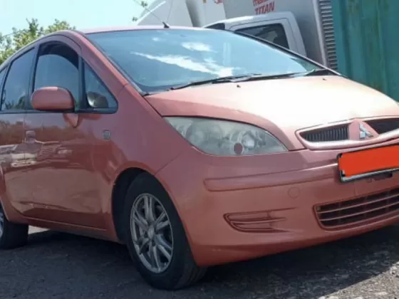 Купить Mitsubishi Colt 13000 см3 CVT (98 л.с.) Бензин инжектор в Анапа: цвет Красный Хетчбэк 2003 года по цене 380000 рублей, объявление №25220 на сайте Авторынок23