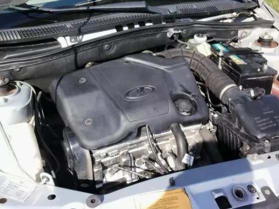 Купить ВАЗ (LADA) Калина 1600 см3 МКПП (98 л.с.) Бензин инжектор в Краснодар: цвет серебристый Седан 2010 года по цене 230000 рублей, объявление №727 на сайте Авторынок23