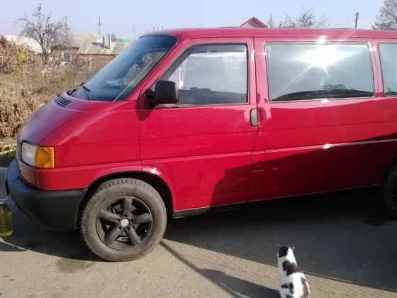 Купить Volkswagen Transporter 1900 см3 МКПП (65 л.с.) Дизель турбонаддув в Краснодар: цвет Спелая вишня Пассажирский 1998 года по цене 420000 рублей, объявление №2730 на сайте Авторынок23