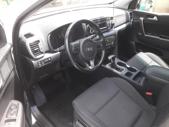 Купить KIA SPORTAGE 4 2000 см3 АКПП (150 л.с.) Бензин инжектор в Сочи: цвет Белый жемчуг Внедорожник 2016 года по цене 1280000 рублей, объявление №18047 на сайте Авторынок23