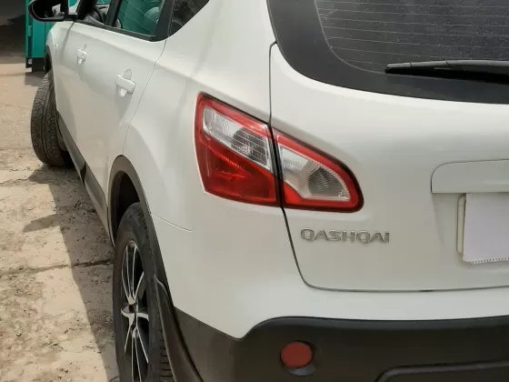 Купить Nissan QASHQAI 1600 см3 МКПП (114 л.с.) Бензин инжектор в Кропоткин: цвет БЕЛЫЙ Кроссовер 2013 года по цене 810000 рублей, объявление №17528 на сайте Авторынок23