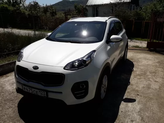 Купить KIA SPORTAGE 4 2000 см3 АКПП (150 л.с.) Бензин инжектор в Сочи: цвет Белый жемчуг Внедорожник 2016 года по цене 1280000 рублей, объявление №18047 на сайте Авторынок23
