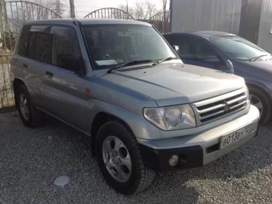 Купить Mitsubishi Pajero iO 1800 см3 АКПП (116 л.с.) Бензин инжектор в Новороссийск: цвет серебряный Внедорожник 2001 года по цене 330000 рублей, объявление №3027 на сайте Авторынок23