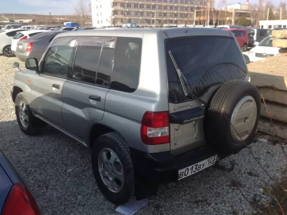 Купить Mitsubishi Pajero iO 1800 см3 АКПП (116 л.с.) Бензин инжектор в Новороссийск: цвет серебряный Внедорожник 2001 года по цене 330000 рублей, объявление №3027 на сайте Авторынок23