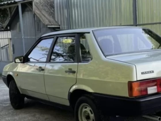 Купить ВАЗ (LADA) 21099 1500 см3 МКПП (78 л.с.) Бензин карбюратор в Анастасиевская: цвет Золотой Седан 1999 года по цене 185000 рублей, объявление №22243 на сайте Авторынок23