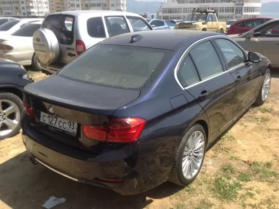 Купить BMW 328 2000 см3 АКПП (245 л.с.) Бензин инжектор в Новороссийск: цвет темно-синий металлик Седан 2012 года по цене 1375000 рублей, объявление №1205 на сайте Авторынок23