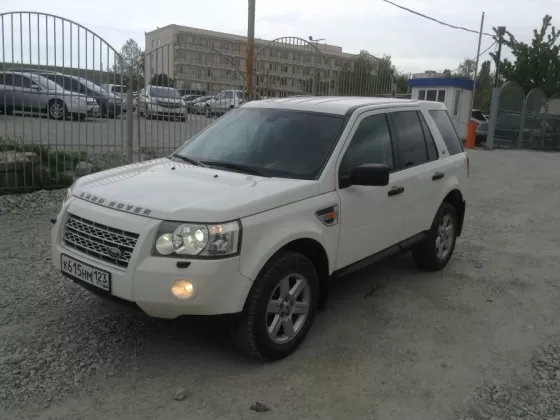 Купить Land Rover Freelander 2 2200 см3 АКПП (160 л.с.) Дизель турбонаддув в Новороссийск: цвет белый Внедорожник 2008 года по цене 830000 рублей, объявление №1183 на сайте Авторынок23