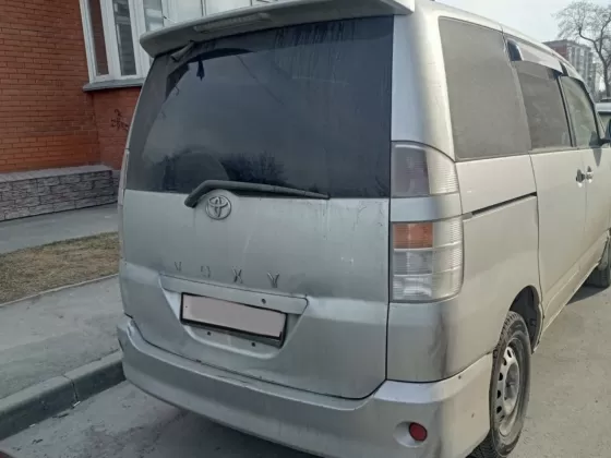 Купить Toyota VOXY 1998 см3 АКПП (152 л.с.) Бензин инжектор в Белореченск: цвет Серый Минивэн 2003 года по цене 285000 рублей, объявление №24911 на сайте Авторынок23