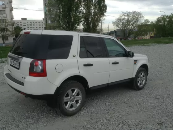 Купить Land Rover Freelander 2 2200 см3 АКПП (160 л.с.) Дизель турбонаддув в Новороссийск: цвет белый Внедорожник 2008 года по цене 830000 рублей, объявление №1183 на сайте Авторынок23