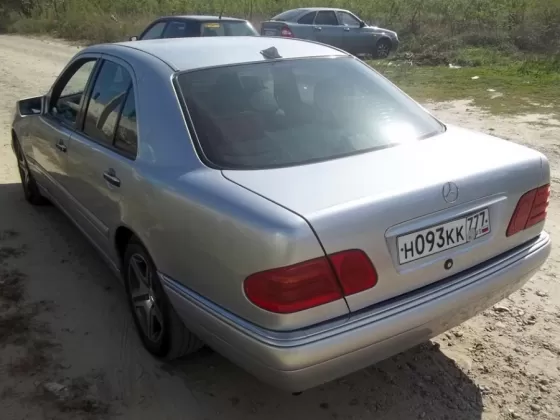 Купить Mercedes-Benz E class 2400 см3 АКПП (198 л.с.) Бензин инжектор в Тихорецк: цвет Серебро Седан 1998 года по цене 280000 рублей, объявление №2207 на сайте Авторынок23