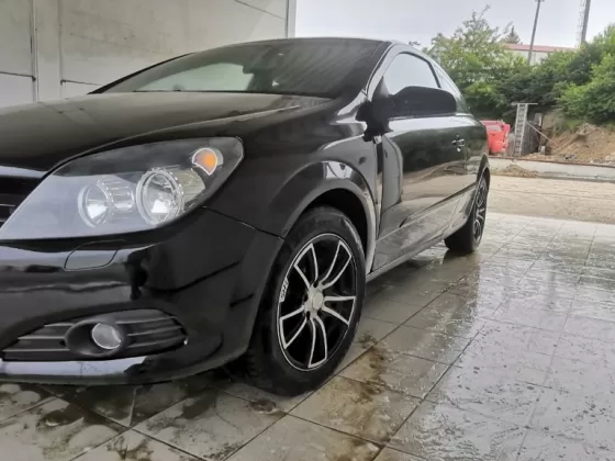 Купить Opel Astra GTC 1800 см3 АКПП (140 л.с.) Бензин инжектор в Новоминская: цвет Черный Хетчбэк 2007 года по цене 430000 рублей, объявление №21873 на сайте Авторынок23