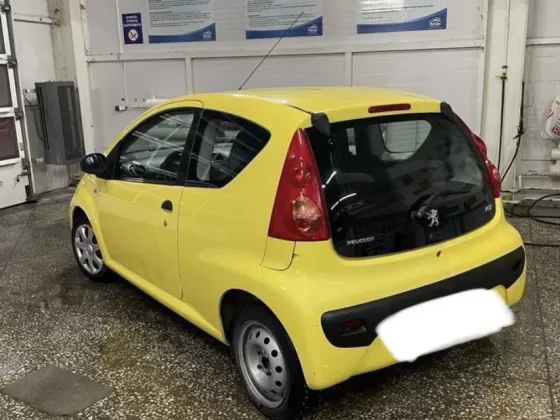 Купить Peugeot 107 1000 см3 АКПП (68 л.с.) Бензин инжектор в Старотитаровская : цвет Желтый Хетчбэк 2011 года по цене 285000 рублей, объявление №24090 на сайте Авторынок23