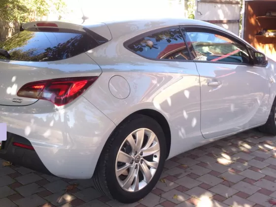 Купить Chevrolet 3.6i V6 (312Hp) 3564 см3 АКПП (312 л.с.) Бензин инжектор в Краснодар: цвет Оранжевый Купе 2010 года по цене 1350000 рублей, объявление №75 на сайте Авторынок23