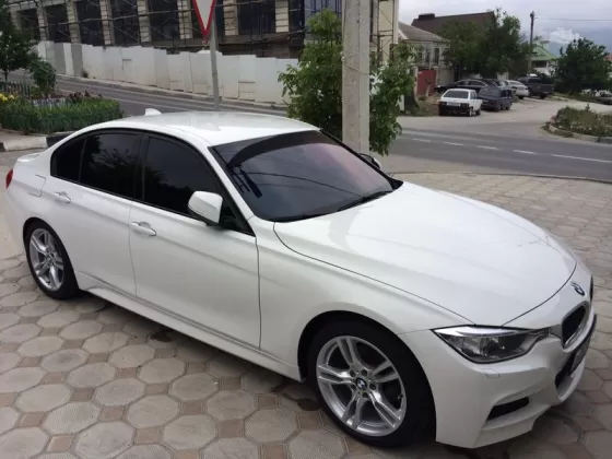 Купить BMW 320 2000 см3 АКПП (177 л.с.) Бензин инжектор в Новороссийск: цвет белый Седан 2013 года по цене 1500000 рублей, объявление №1294 на сайте Авторынок23