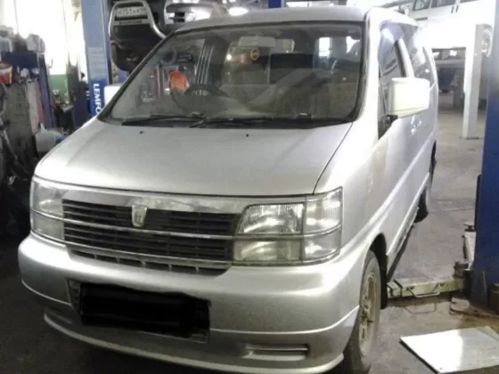 Купить Nissan Caravan Elgrand 3500 см3 АКПП (150 л.с.) Дизельный в Горячий ключ: цвет Серебристый Универсал 1997 года по цене 520000 рублей, объявление №18945 на сайте Авторынок23