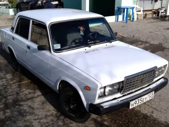 Купить ВАЗ (LADA) 2107 1600 см3 МКПП (75 л.с.) Бензин инжектор в Новороссийск: цвет белый Седан 2006 года по цене 75000 рублей, объявление №777 на сайте Авторынок23
