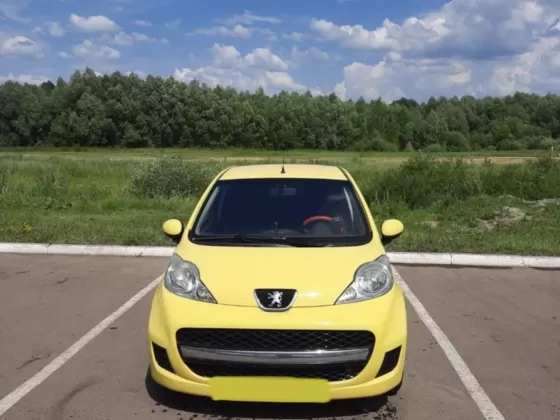 Купить Peugeot 107 1000 см3 АКПП (68 л.с.) Бензин инжектор в Кореновск: цвет Желтый Хетчбэк 2011 года по цене 290000 рублей, объявление №25166 на сайте Авторынок23