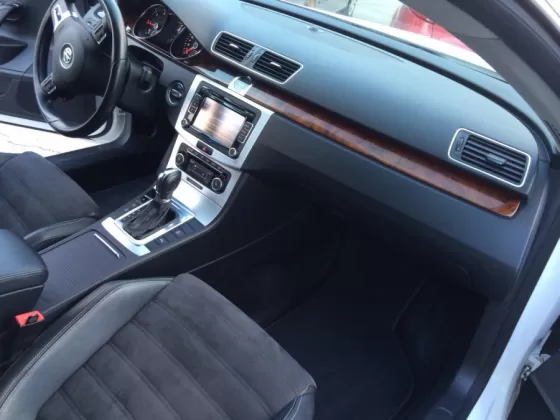 Купить Volkswagen Passat CC 2000 см3 АКПП (140 л.с.) Дизель турбонаддув в Новороссийск: цвет белый Седан 2011 года по цене 885000 рублей, объявление №2143 на сайте Авторынок23