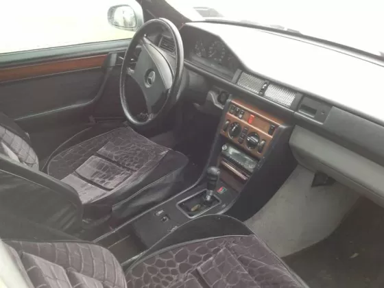 Купить Mercedes-Benz Е-300 3200 см3 МКПП (176 л.с.) Бензин инжектор в Новороссийск: цвет белый Седан 1988 года по цене 130000 рублей, объявление №786 на сайте Авторынок23