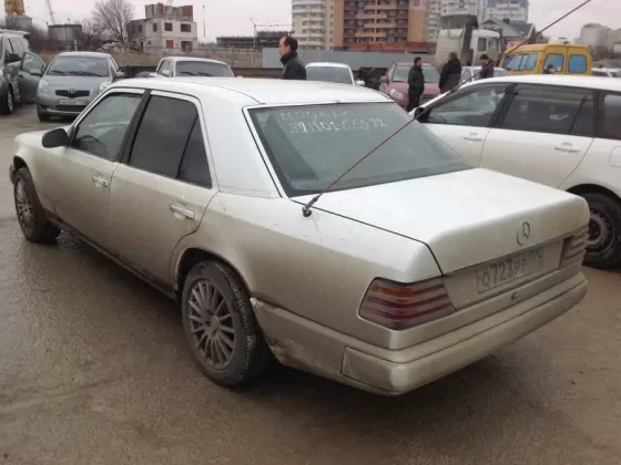 Купить Mercedes-Benz Е-300 3200 см3 МКПП (176 л.с.) Бензин инжектор в Новороссийск: цвет белый Седан 1988 года по цене 130000 рублей, объявление №786 на сайте Авторынок23