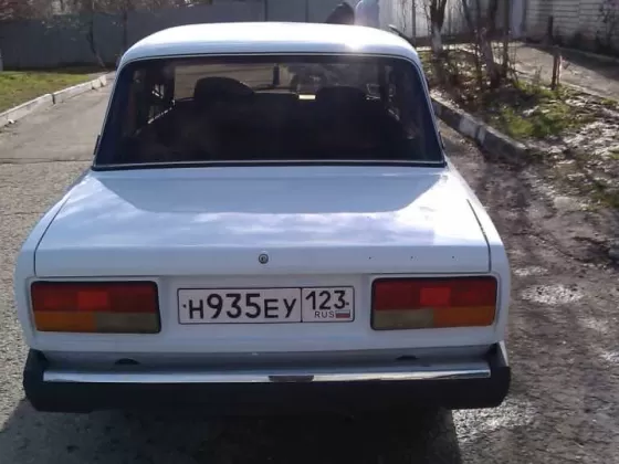Купить ВАЗ (LADA) 2107 1600 см3 МКПП (75 л.с.) Бензин инжектор в Новороссийск: цвет белый Седан 2006 года по цене 75000 рублей, объявление №777 на сайте Авторынок23