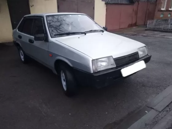 Купить ВАЗ (LADA) 21099i 1500 см3 МКПП (70 л.с.) Бензин карбюратор в Брюховецкая: цвет Серебристый Седан 1998 года по цене 200000 рублей, объявление №21362 на сайте Авторынок23