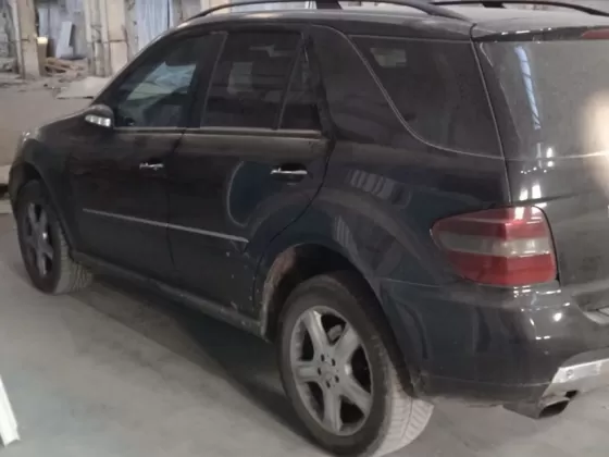 Купить Mercedes-Benz ML350 3500 см3 АКПП (268 л.с.) Бензин инжектор в Ахтырский : цвет Черный Универсал 2005 года по цене 710000 рублей, объявление №22798 на сайте Авторынок23