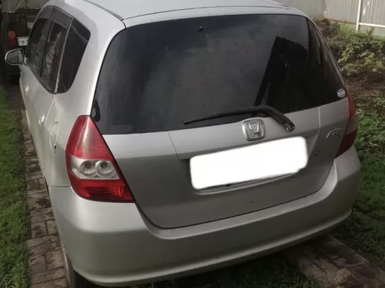 Купить Honda Fit 1300 см3 CVT (86 л.с.) Бензин инжектор в Темрюк : цвет Серый Хетчбэк 2001 года по цене 205000 рублей, объявление №21845 на сайте Авторынок23
