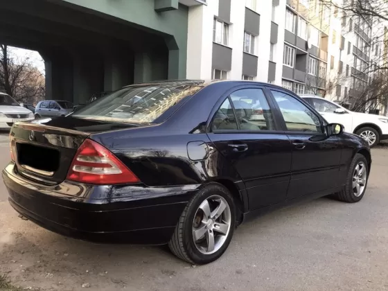 Купить Mercedes-Benz C200 1800 см3 АКПП (163 л.с.) Бензин инжектор в Новороссийск : цвет Темно синий Седан 2003 года по цене 555000 рублей, объявление №20616 на сайте Авторынок23