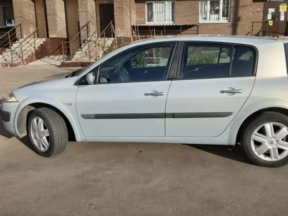 Купить Renault Megane 1600 см3 МКПП (113 л.с.) Бензин инжектор в Анапа: цвет Серебристо-зелёный Хетчбэк 2003 года по цене 260000 рублей, объявление №19933 на сайте Авторынок23