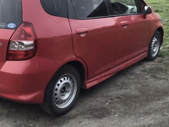 Купить Honda Fit 1300 см3 CVT (86 л.с.) Бензин инжектор в Тбилисская : цвет Красный Хетчбэк 2003 года по цене 350000 рублей, объявление №22400 на сайте Авторынок23